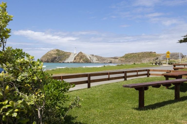 Photo of property in 98 Jetty Road, Castlepoint, Tinui, 5889