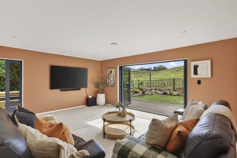 Photo of property in 529 Frankley Road, Hurworth, New Plymouth, 4371