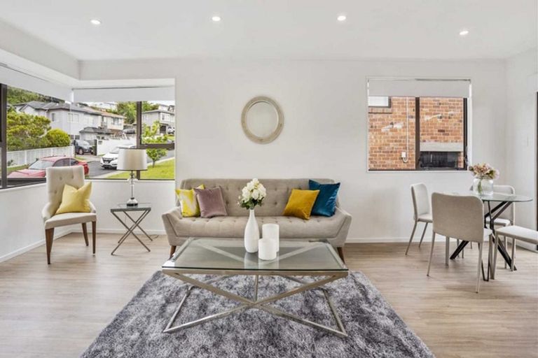 Photo of property in 1/1 Meadowvale Avenue, Forrest Hill, Auckland, 0620