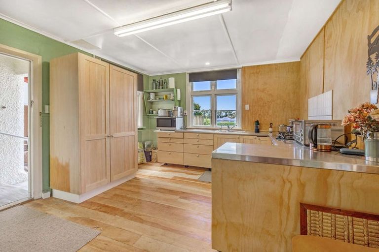 Photo of property in 1440 Martinborough Masterton Road, Gladstone, Masterton, 5884