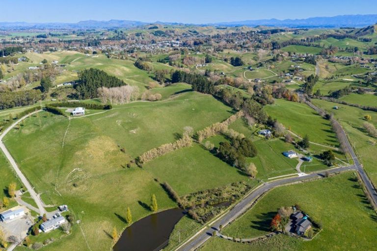 Photo of property in 12 Homewood Road, Waipawa, 4277
