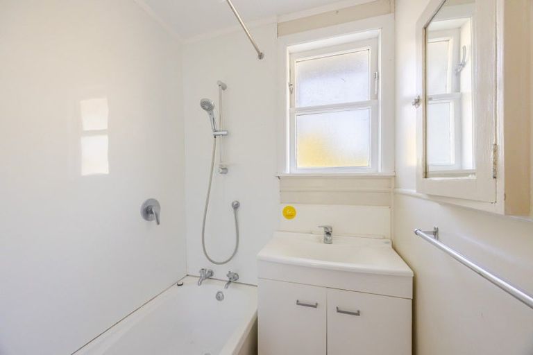 Photo of property in 34 Palmerston Road, Havelock North, 4130