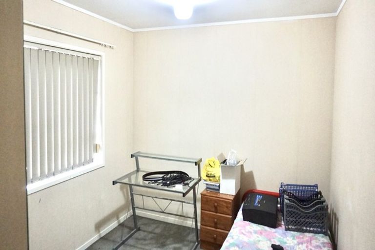 Photo of property in 1/53 Prince Regent Drive, Half Moon Bay, Auckland, 2012