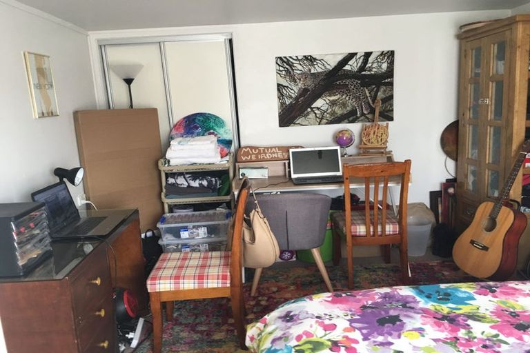 Photo of property in 30 Megan Avenue, Pakuranga Heights, Auckland, 2010