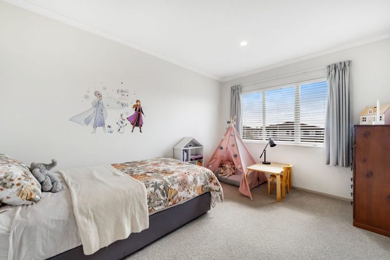Photo of property in 131 Baverstock Road, Flat Bush, Auckland, 2016