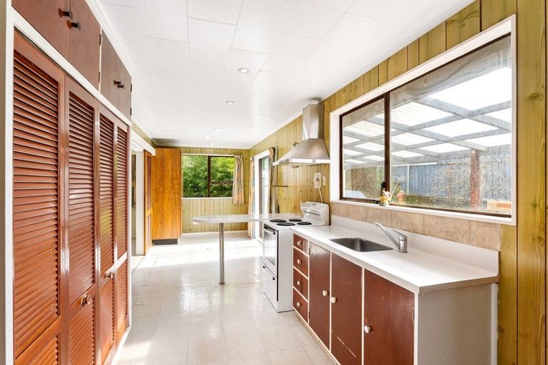 Photo of property in 4 Newburn Grove, Wainuiomata, Lower Hutt, 5014