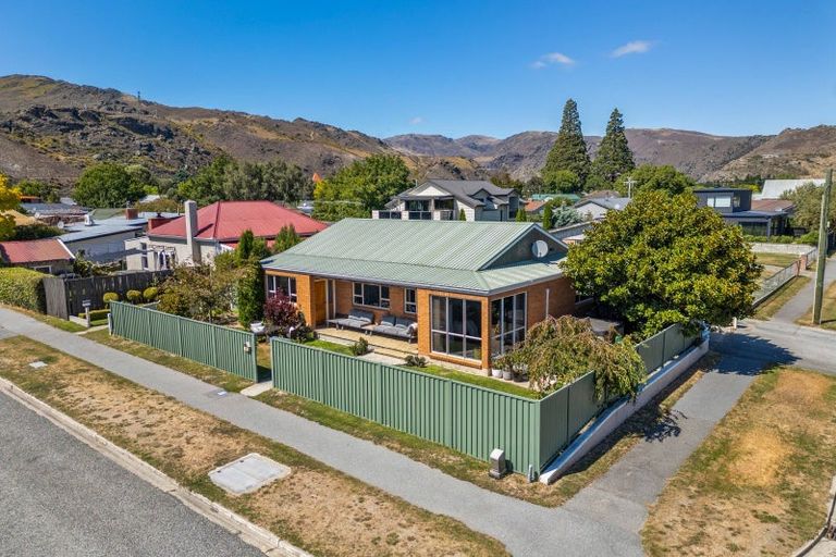 Photo of property in 26 Molyneux Avenue, Cromwell, 9310