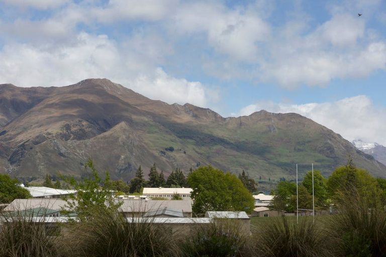 Photo of property in 50 Kings Drive, Wanaka, 9305