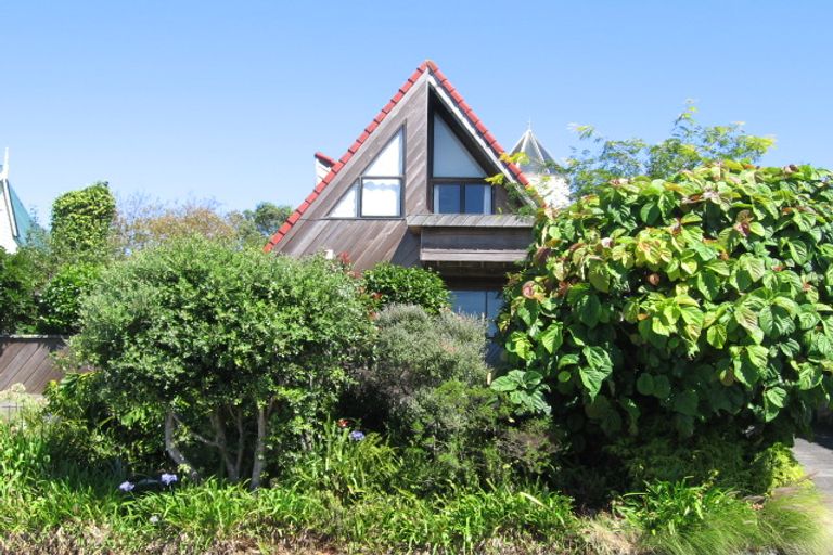 Photo of property in 3/130 Beach Road, Castor Bay, Auckland, 0620