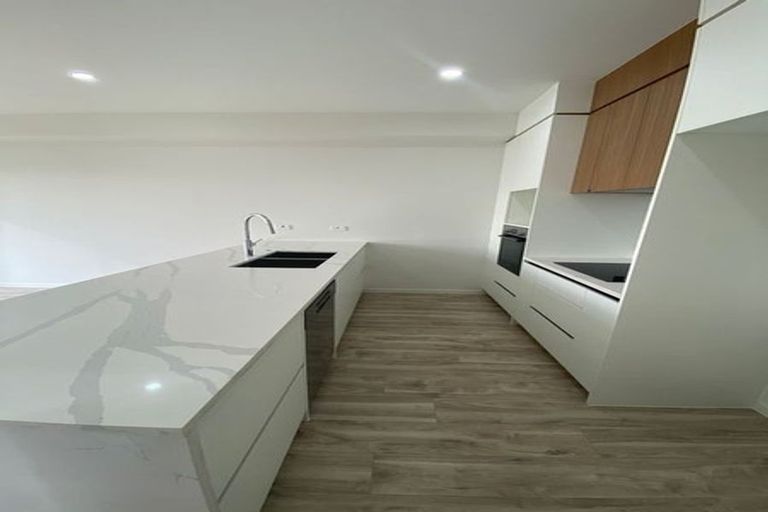 Photo of property in 6 Paina Crescent, Massey, Auckland, 0614