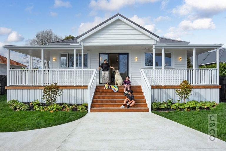 Photo of property in 15 Edward Street, Riverhead, 0820