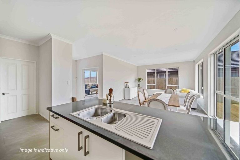 Photo of property in 16 Huahua Crescent, Papakura, 2110