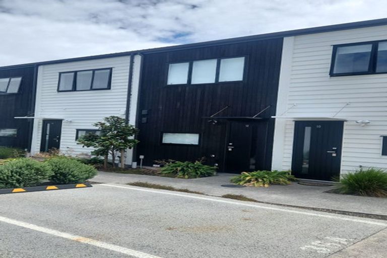 Photo of property in 12 Whakahui Lane, Mangere Bridge, Auckland, 2022