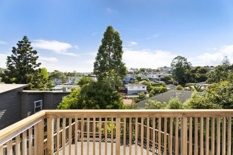 Photo of property in 1/28a Tamahere Drive, Glenfield, Auckland, 0629
