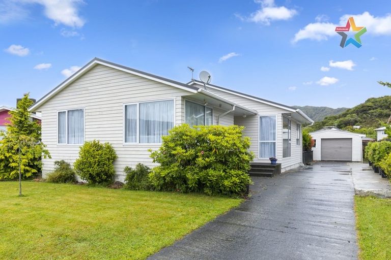 Photo of property in 9 Kerepehi Grove, Wainuiomata, Lower Hutt, 5014