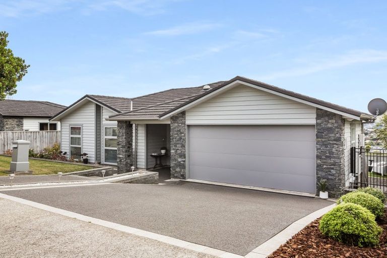 Photo of property in 10 Madeira Close, Whitby, Porirua, 5024
