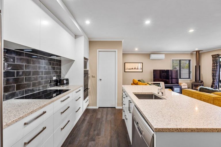 Photo of property in 11 Lewis Way, Poraiti, Napier, 4112