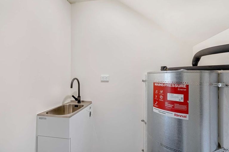 Photo of property in 3/68 Smythe Road, Henderson, Auckland, 0612