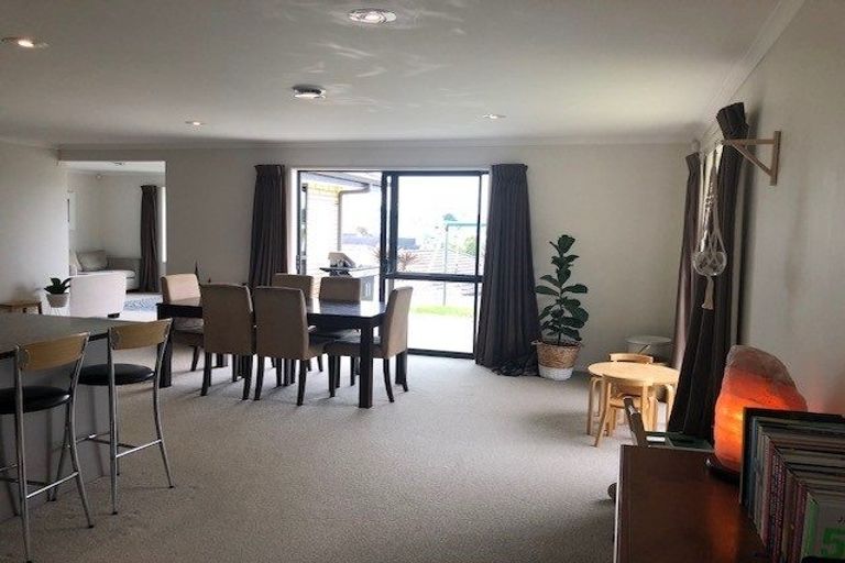 Photo of property in 6 Travis View Drive, Fairview Heights, Auckland, 0632