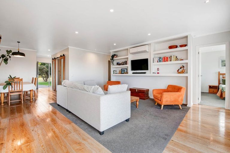 Photo of property in 51 Balboa Drive, Matakatia, Whangaparaoa, 0930