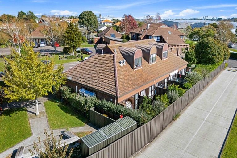 Photo of property in 327e Hobsonville Road, Hobsonville, Auckland, 0618