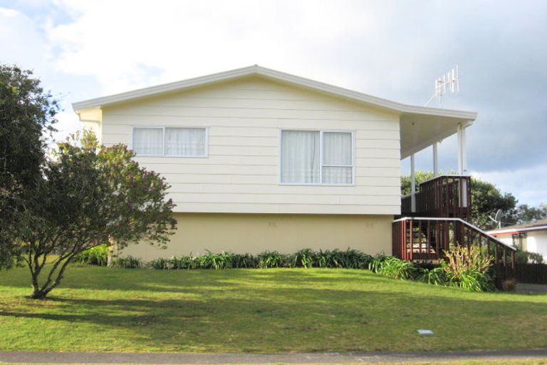 Photo of property in 214 Patuwai Drive, Whangamata, 3620