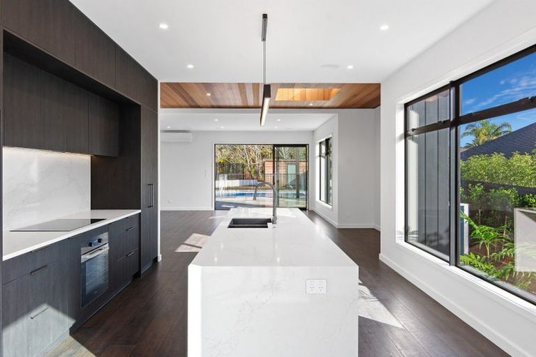 Photo of property in 5 Waipuia Place, Greenhithe, Auckland, 0632