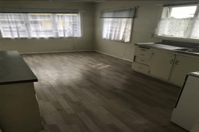 Photo of property in 27 Harwood Crescent, Otara, Auckland, 2023