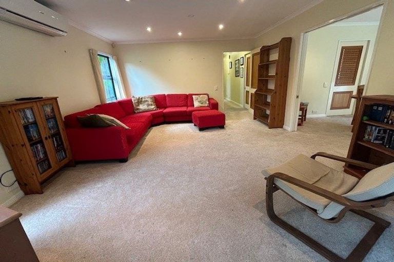 Photo of property in 2/7 Bretton Lane, Howick, Auckland, 2014