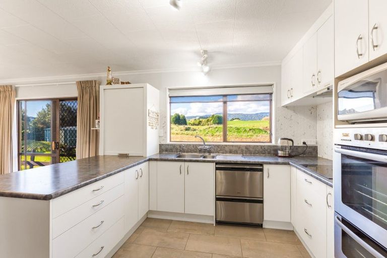 Photo of property in 28 Brandon Street, Otaki, 5512