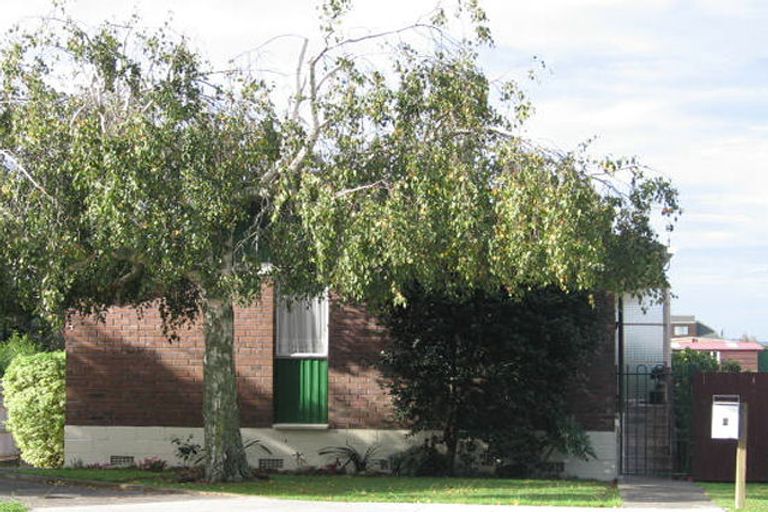 Photo of property in 8 Fitzwater Place, Henderson, Auckland, 0612