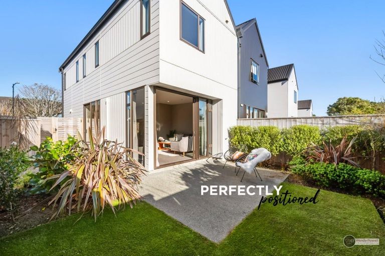 Photo of property in 17 Ron Deal Way, Epuni, Lower Hutt, 5011