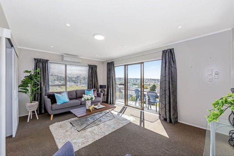 Photo of property in 2/36 Shanaway Rise, Hillcrest, Auckland, 0627