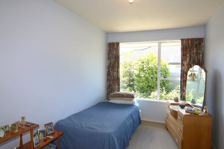 Photo of property in 18 Sawtell Place, Northcote, Christchurch, 8052