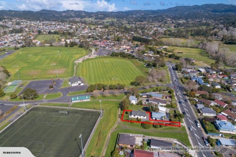 Photo of property in 106 Seymour Road, Sunnyvale, Auckland, 0612