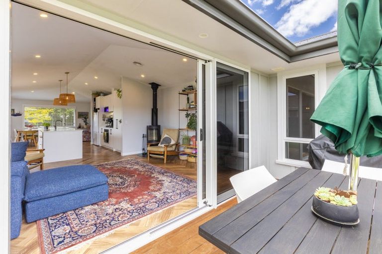 Photo of property in 16 Dee Street, Otane, 4202