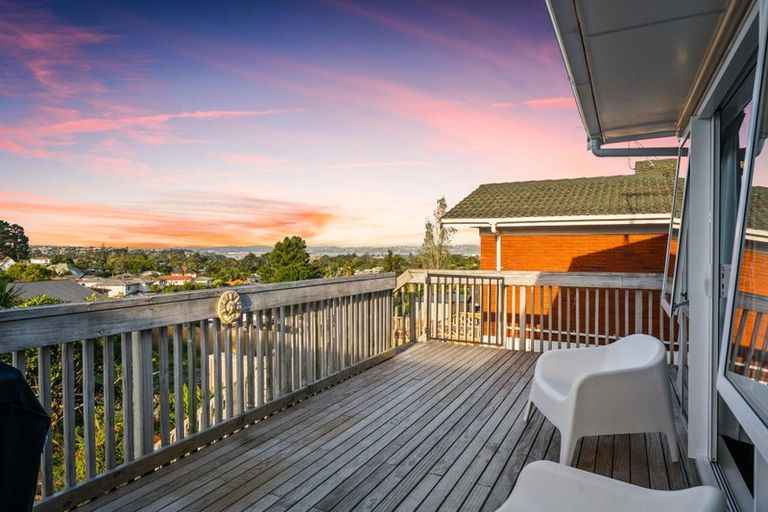 Photo of property in 56 Colwill Road, Massey, Auckland, 0614