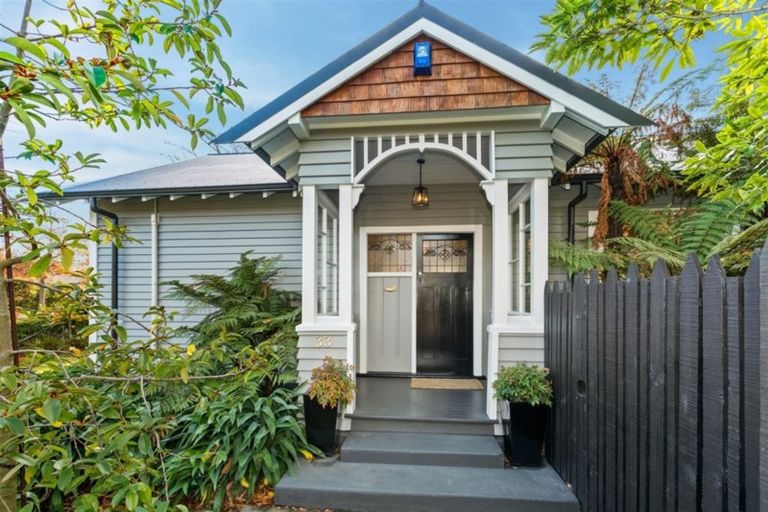 Photo of property in 33 Ngaio Street, Saint Martins, Christchurch, 8022