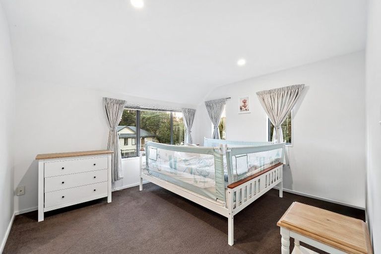 Photo of property in 2 Whitbourne Heights, Manurewa, Auckland, 2105
