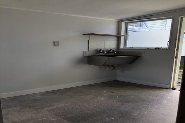 Photo of property in 61 Kauri Road, Stanmore Bay, Whangaparaoa, 0932