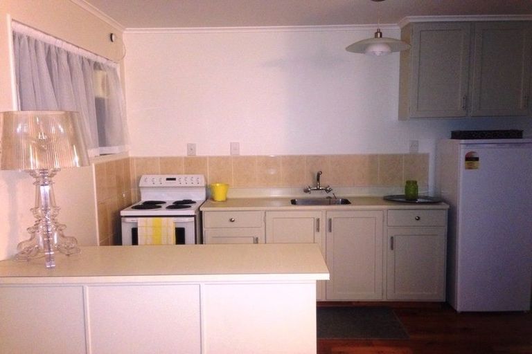 Photo of property in 11/171f Queens Drive, Lyall Bay, Wellington, 6022