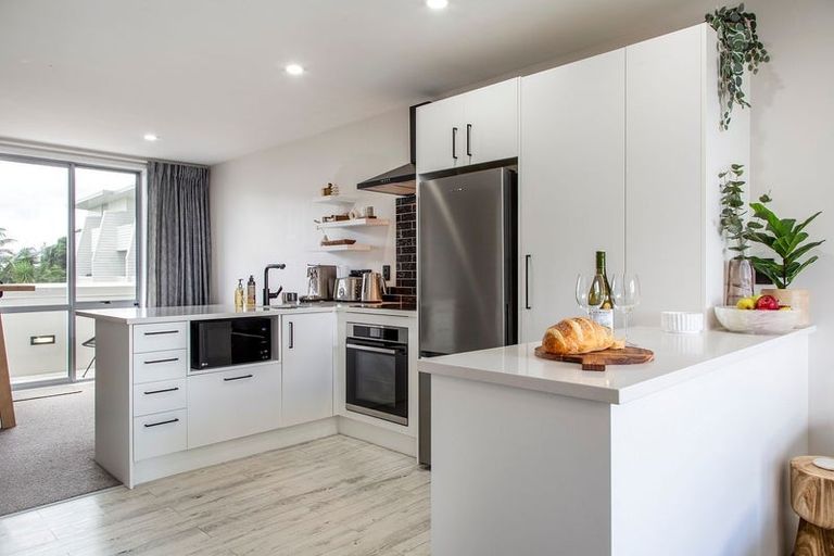 Photo of property in 25/3 Riverside Road, Orewa, 0931