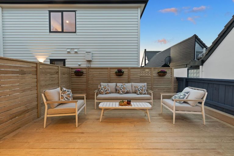 Photo of property in 42c Takutai Avenue, Half Moon Bay, Auckland, 2012