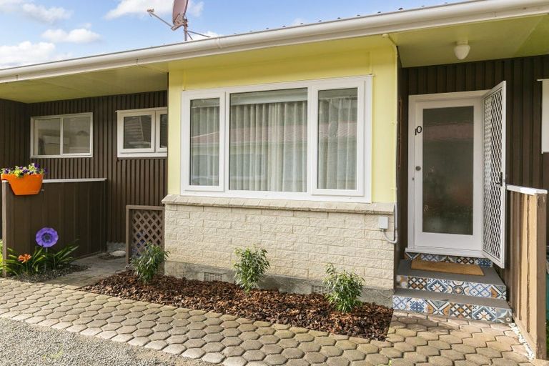 Photo of property in 10/171f Queens Drive, Lyall Bay, Wellington, 6022