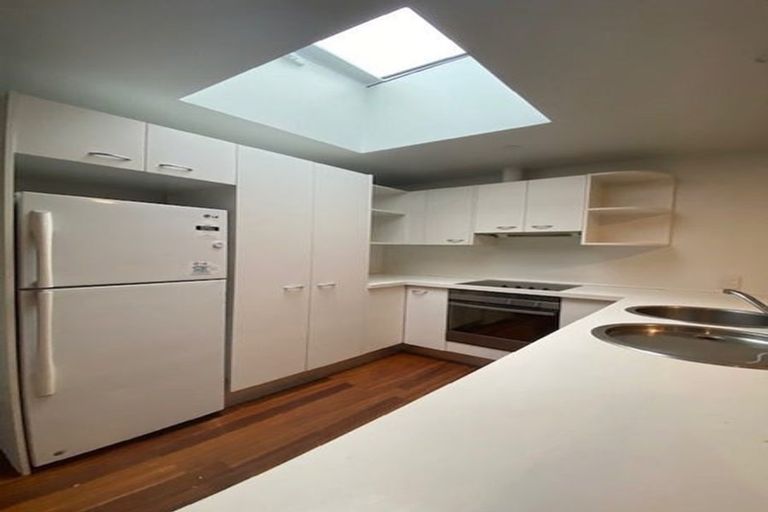 Photo of property in 17u6 Adelaide Road, Mount Cook, Wellington, 6021