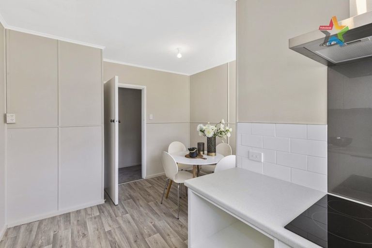 Photo of property in 17 Grimsby Grove, Wainuiomata, Lower Hutt, 5014