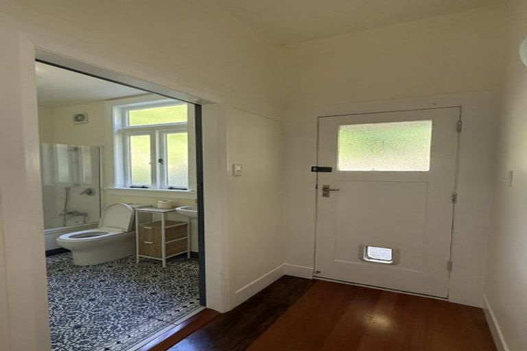 Photo of property in 53 Hornsey Road, Melrose, Wellington, 6023
