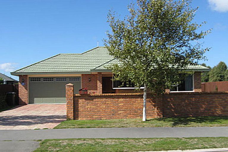 Photo of property in 23 Durrell Way, Rolleston, 7614