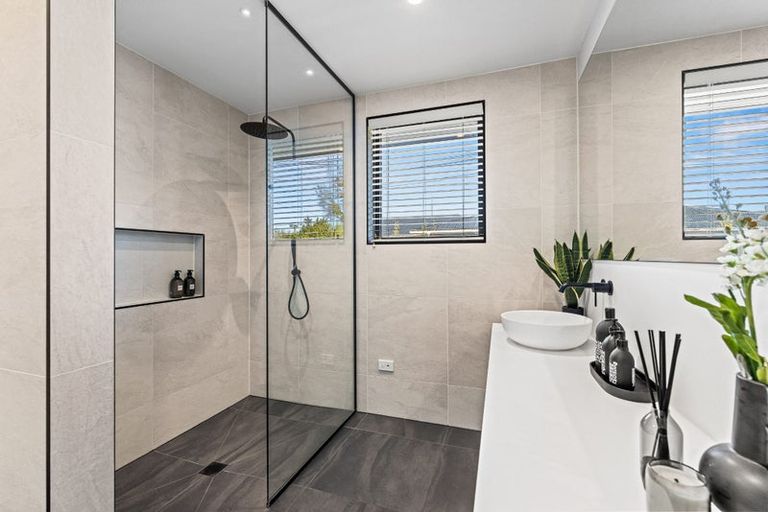 Photo of property in 29 Sturrocks Road, Redwood, Christchurch, 8051