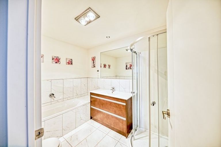 Photo of property in 74 Kuaka Drive, Takanini, 2112